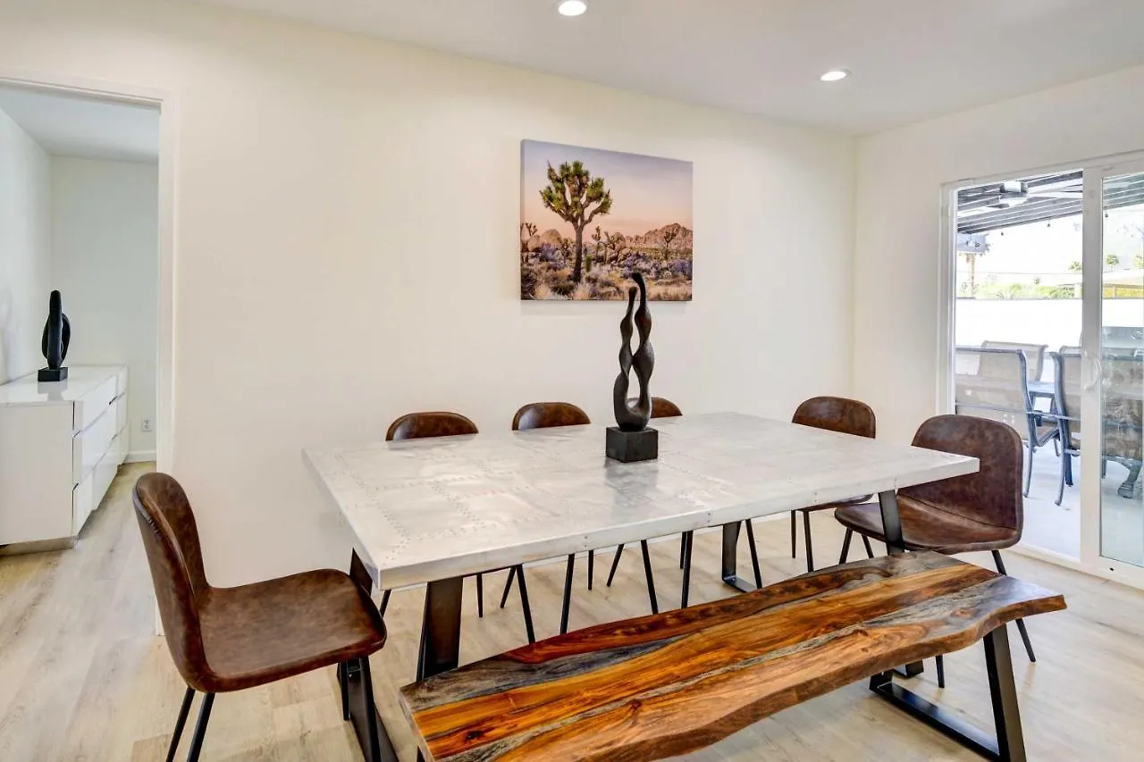 Stylish Palm Springs Home With Private Pool And Spa!