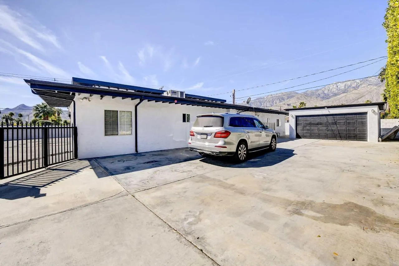 Stylish Palm Springs Home With Private Pool And Spa! 0*,  Stati Uniti
