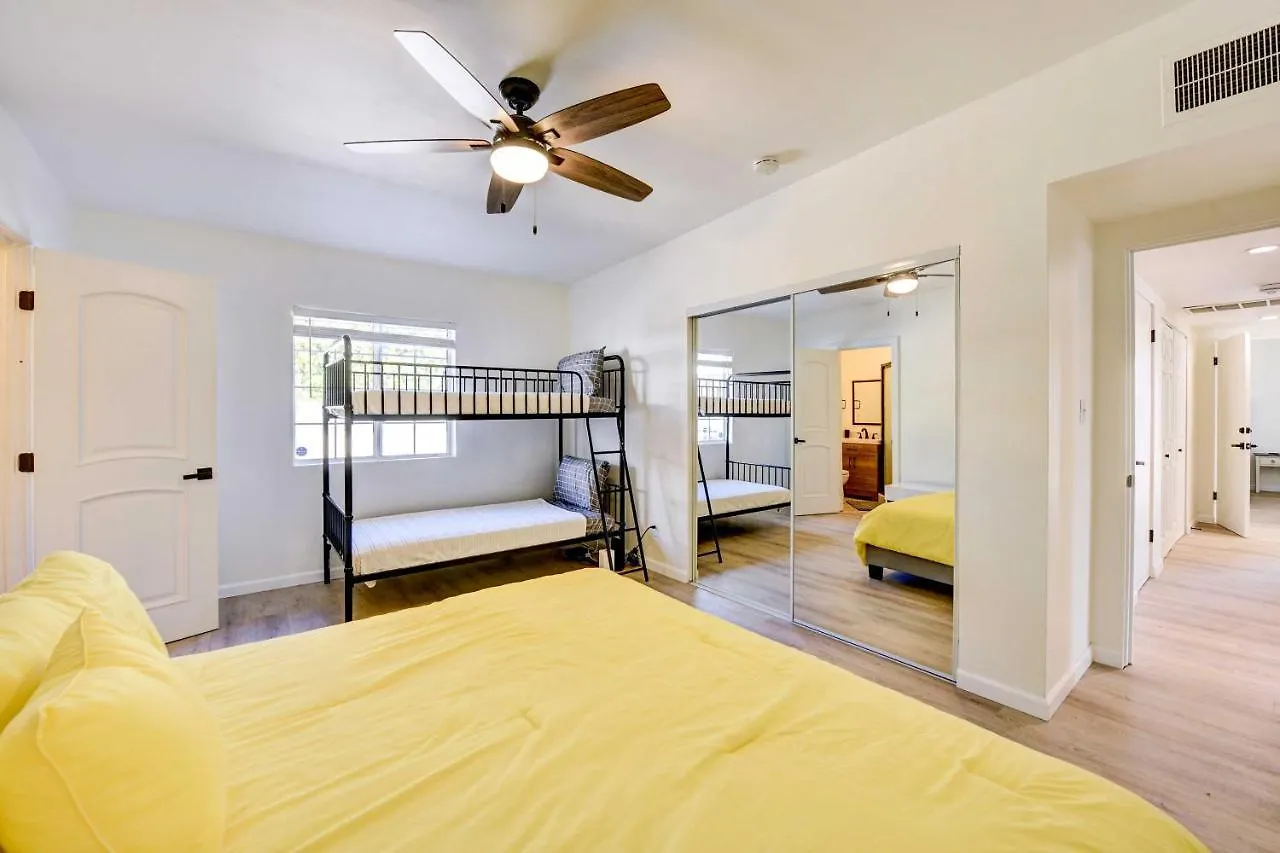 Stylish Palm Springs Home With Private Pool And Spa! Nyaraló