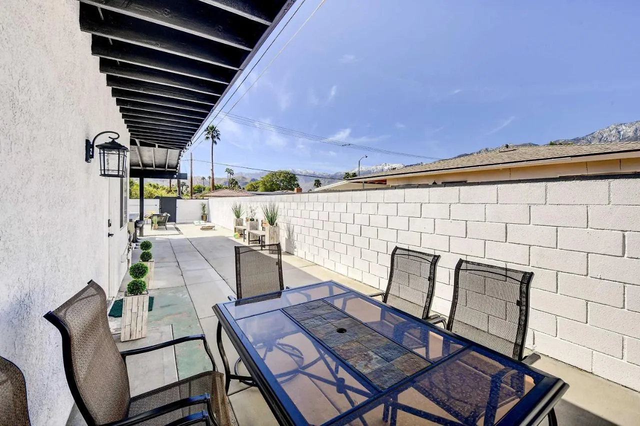 Stylish Palm Springs Home With Private Pool And Spa! Nyaraló